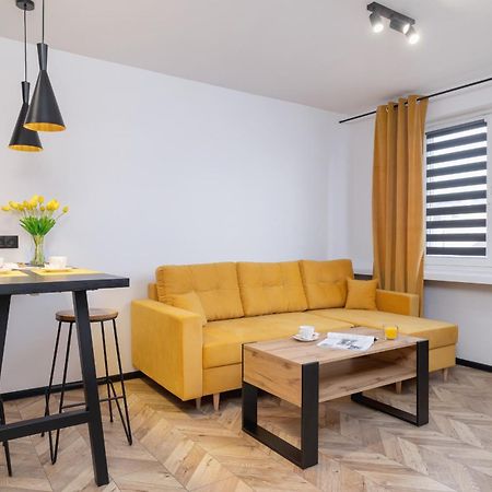 City Center One-Bedroom Apartment With Bathtub By Noclegi Renters Rzeszow Exterior photo